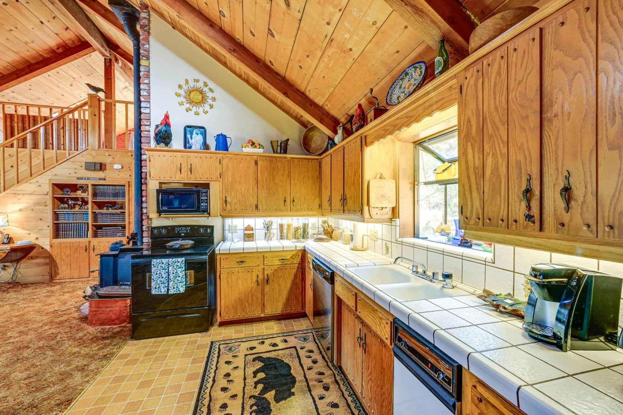 Cozy Family-Friendly Badger Retreat With Fireplace! Exterior photo